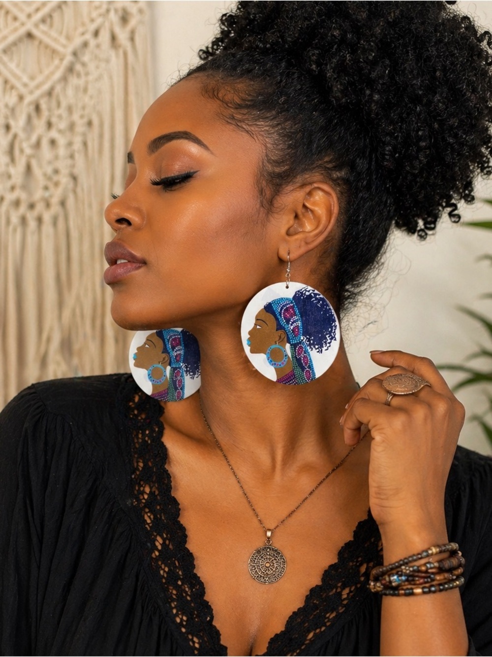 ✨ African Queen Statement Earrings ✨
Boho Disc Earrings – Bold & Beautiful 👑